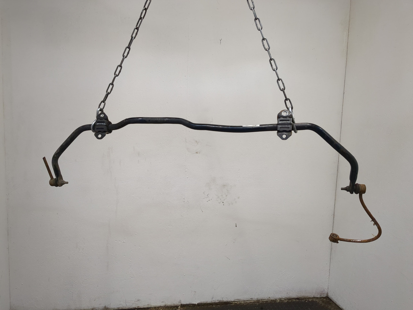 Стабилизатор передний