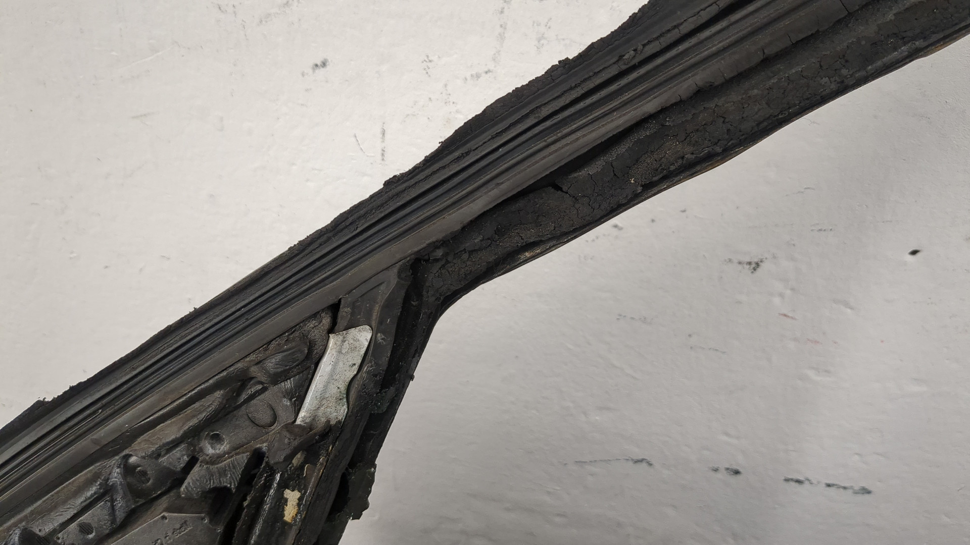 Дверь передняя левая