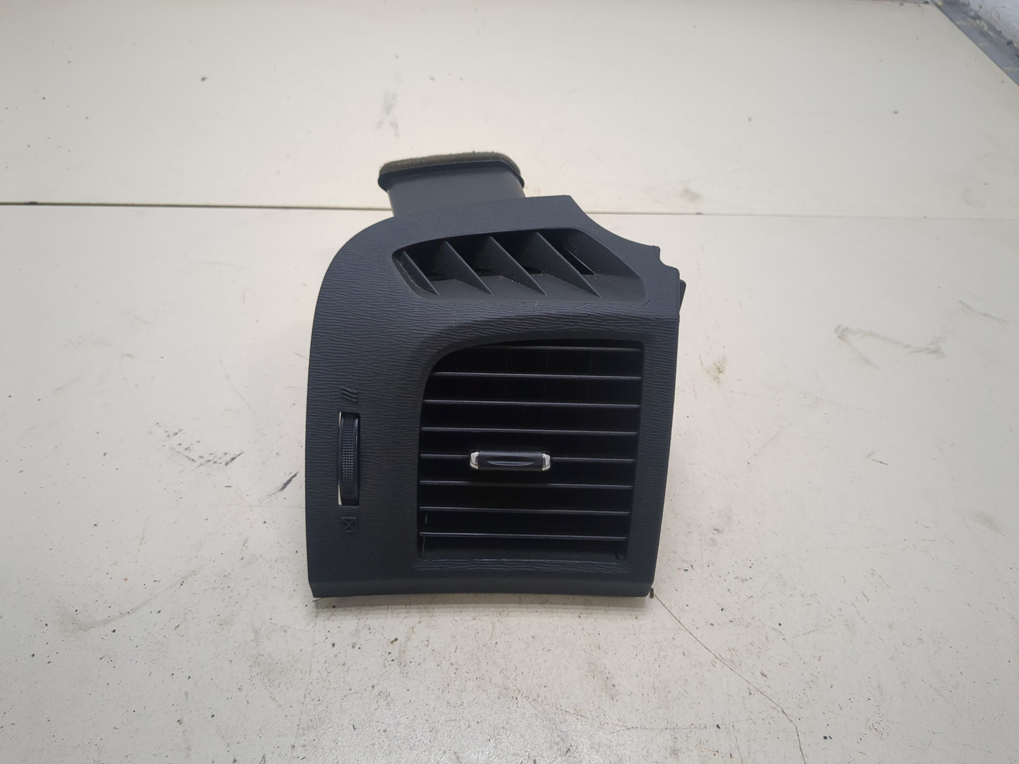 Дефлектор воздушный