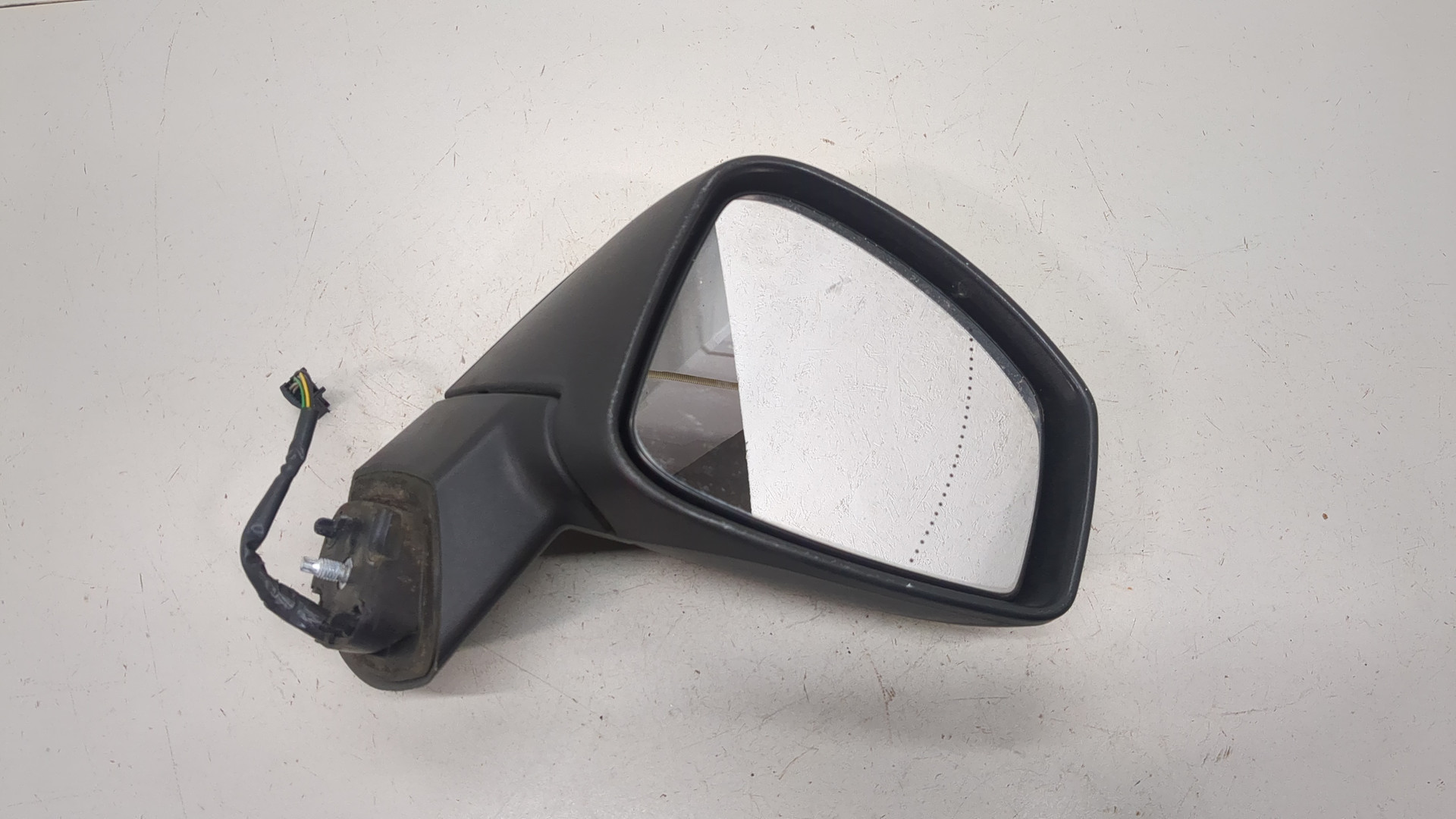 Зеркало правое электрическое