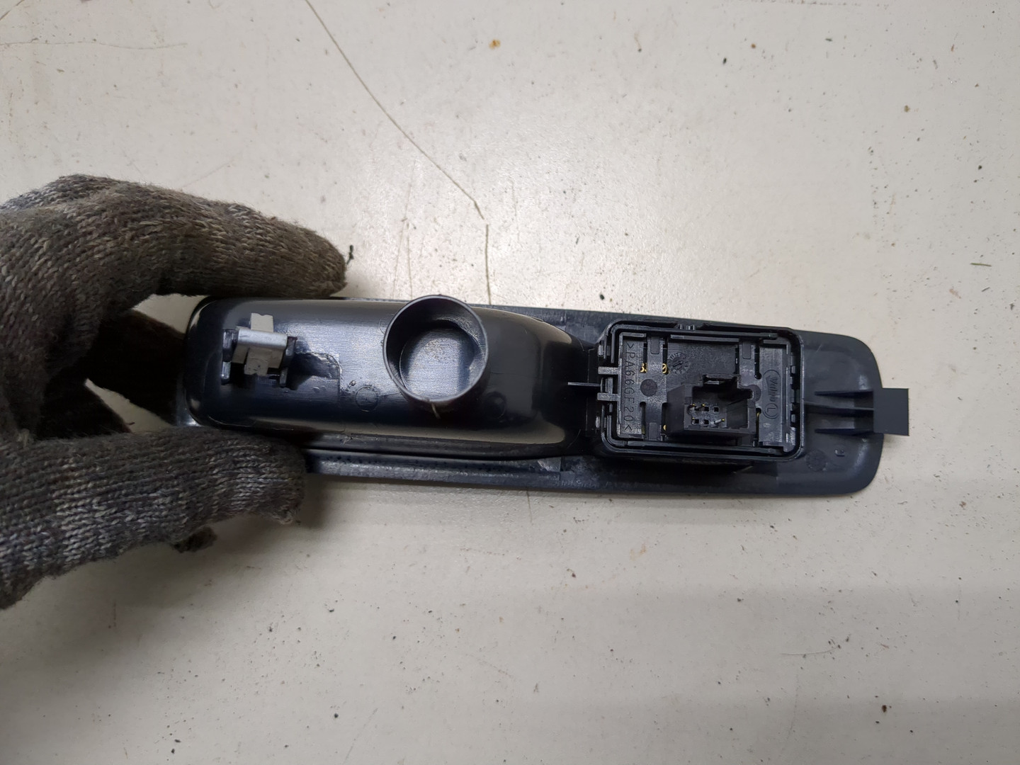 Кнопка стеклоподъемника