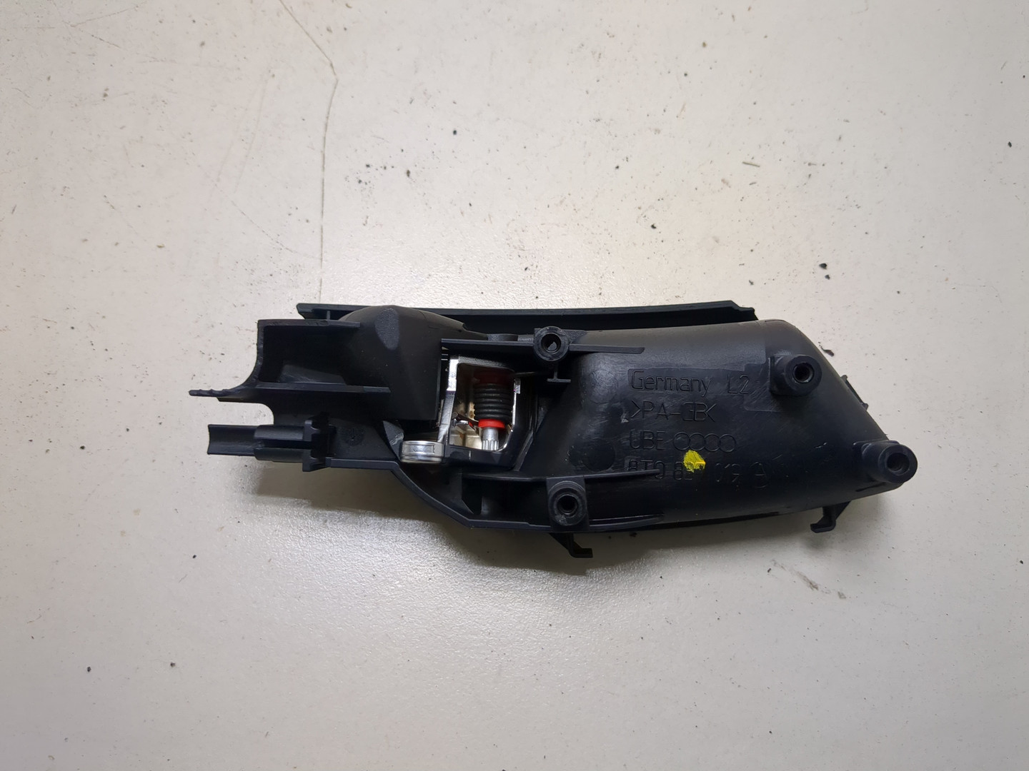 Ручка двери передней внутренняя левая