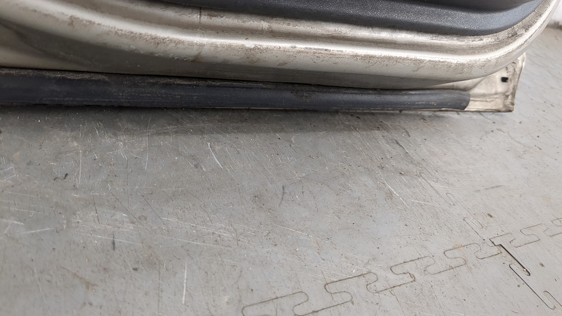 Дверь задняя левая