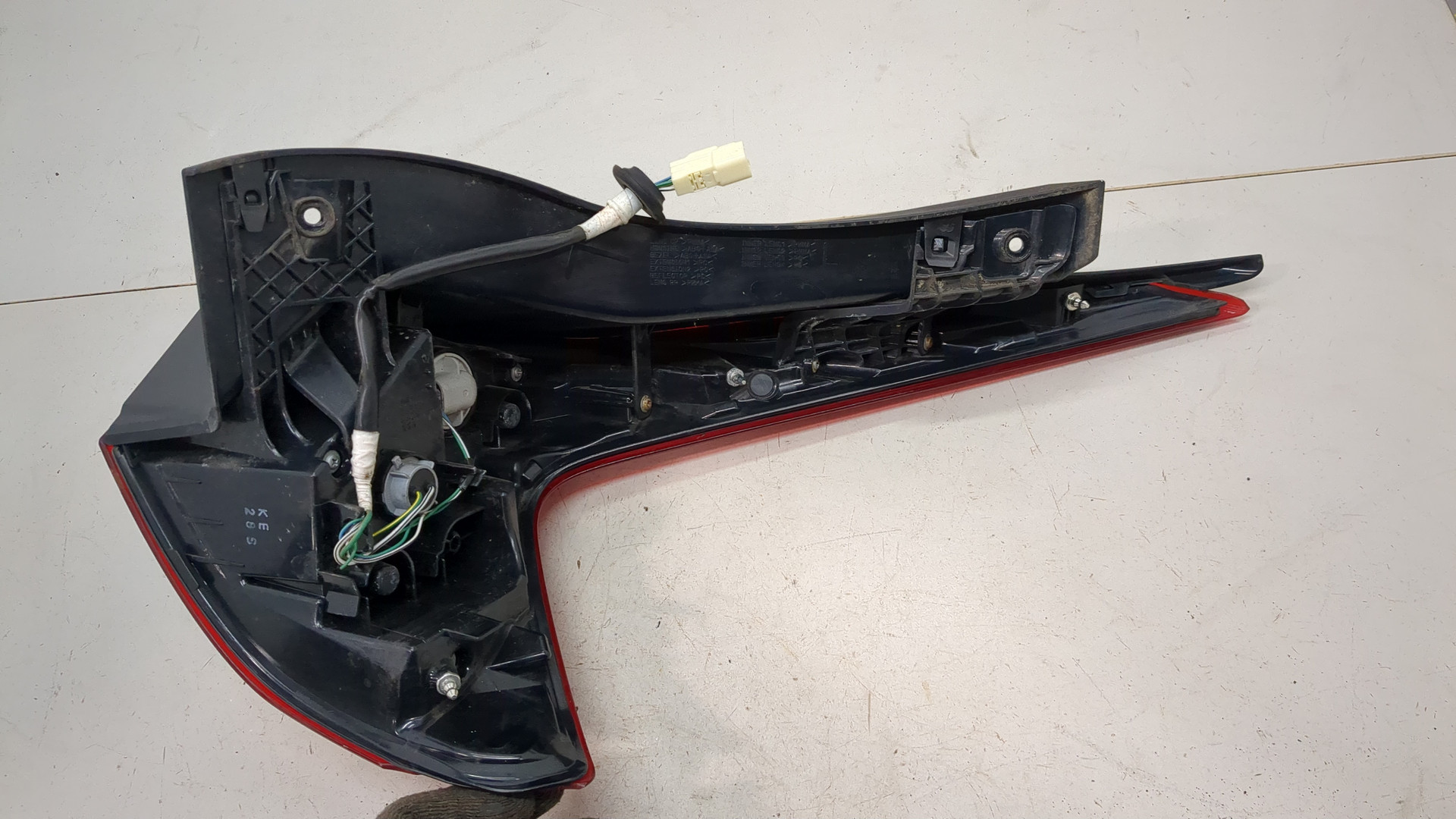 Фонарь задний левый