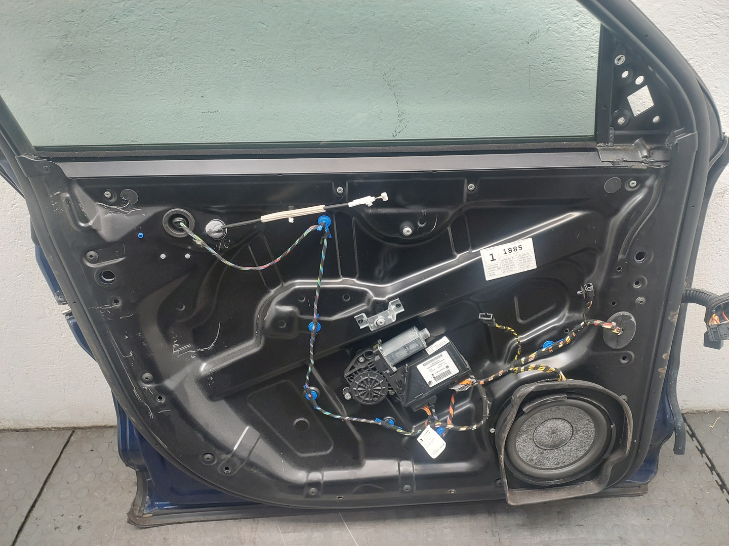 Дверь передняя левая