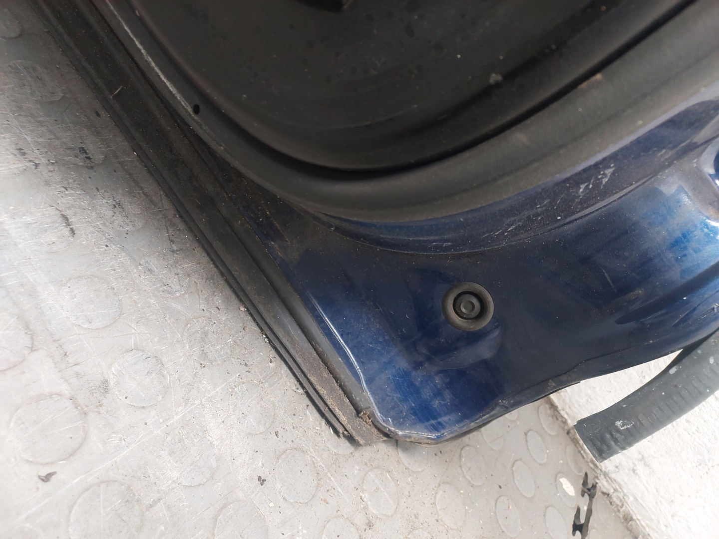 Дверь передняя левая