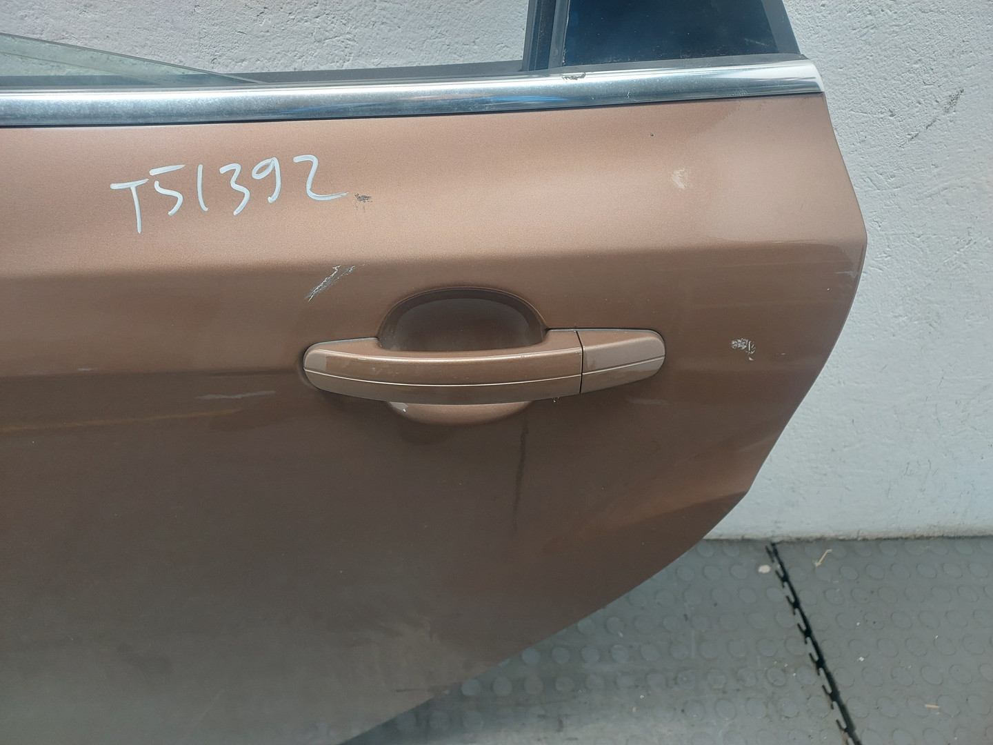 Дверь задняя левая