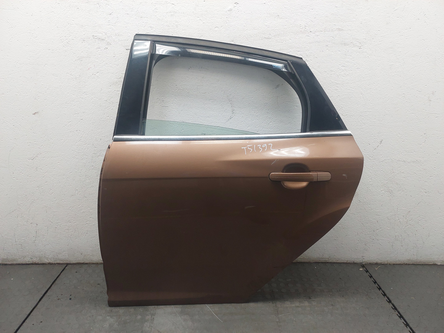 Дверь задняя левая