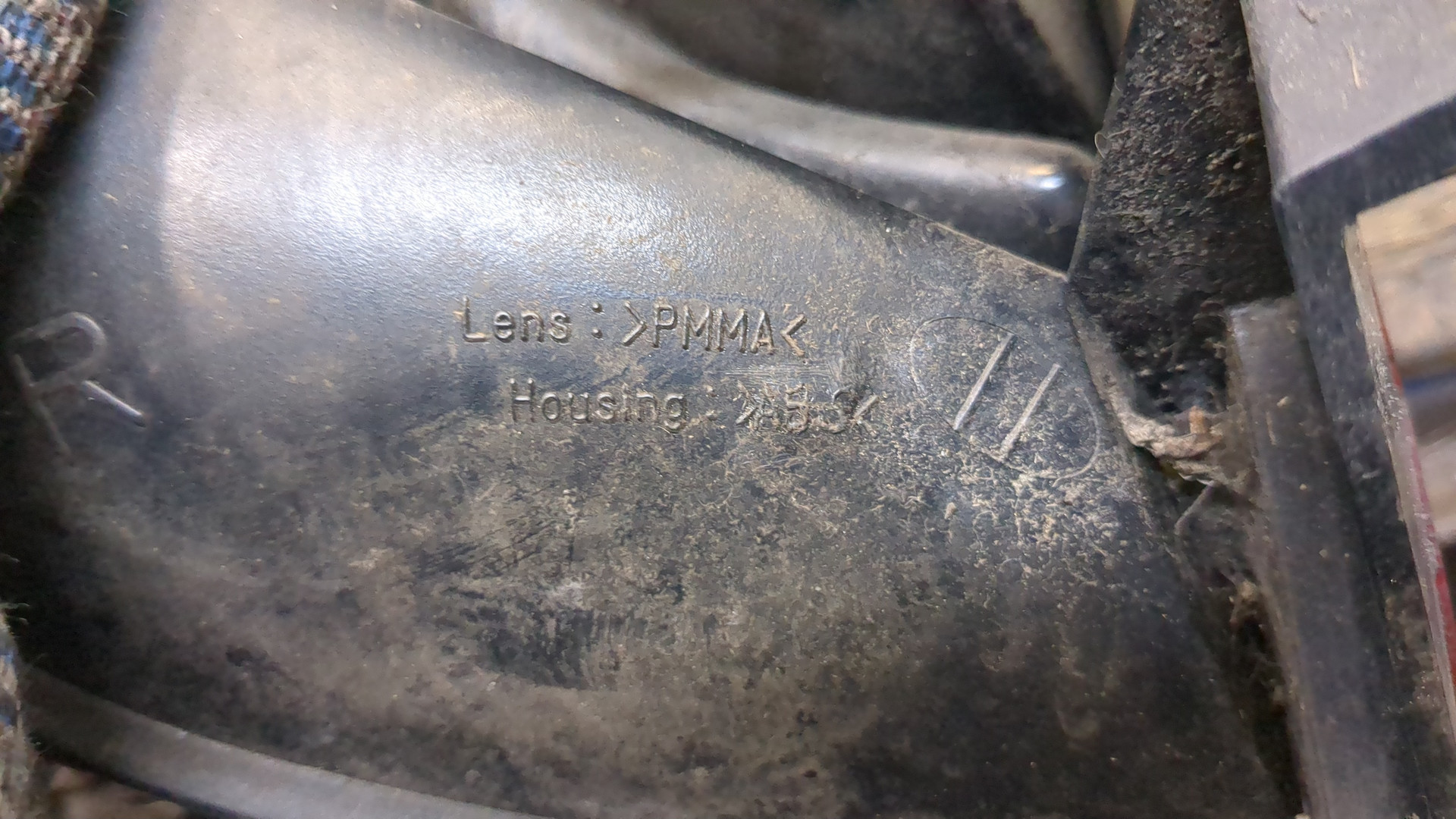 Фонарь задний правый