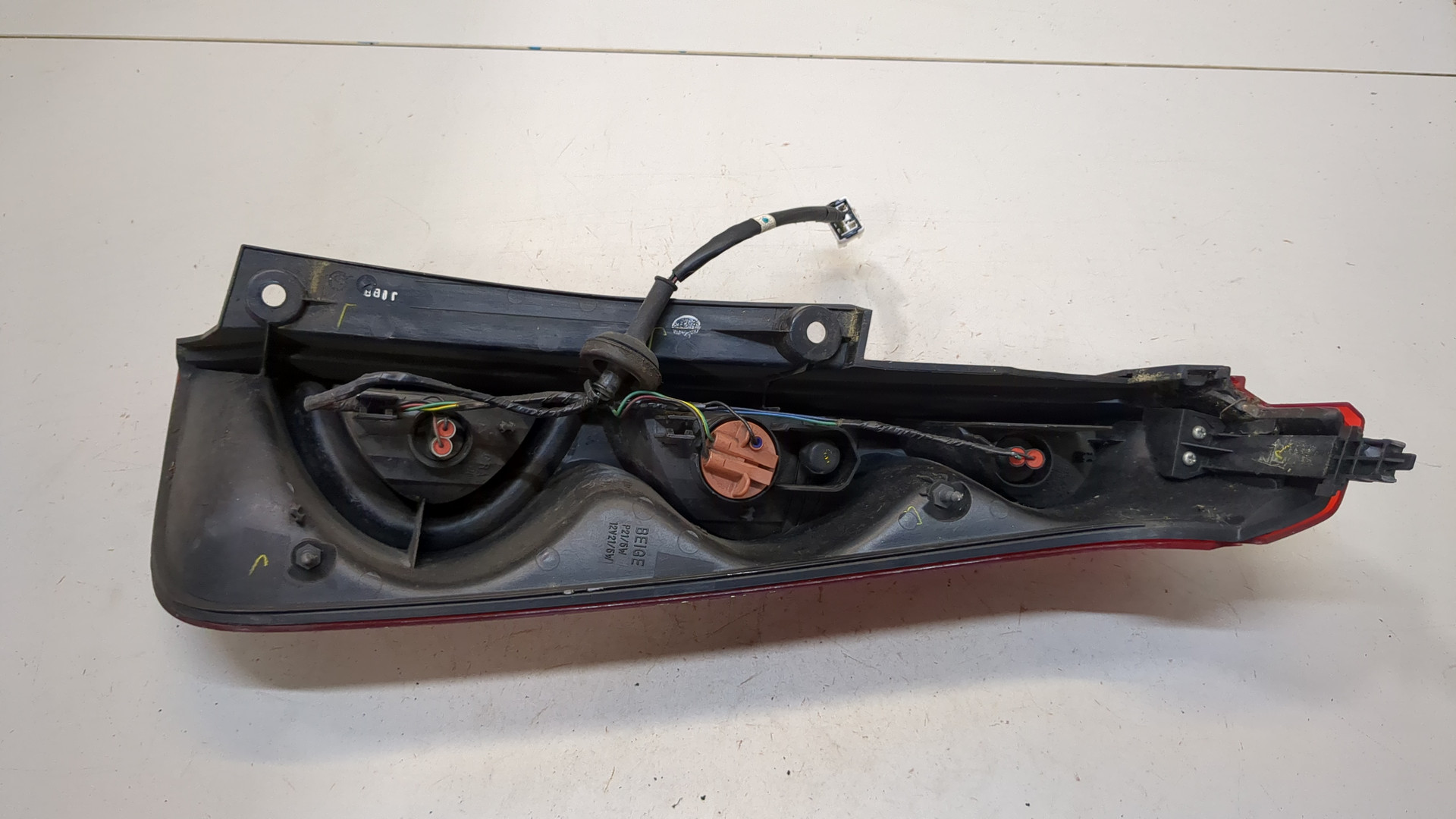 Фонарь задний левый