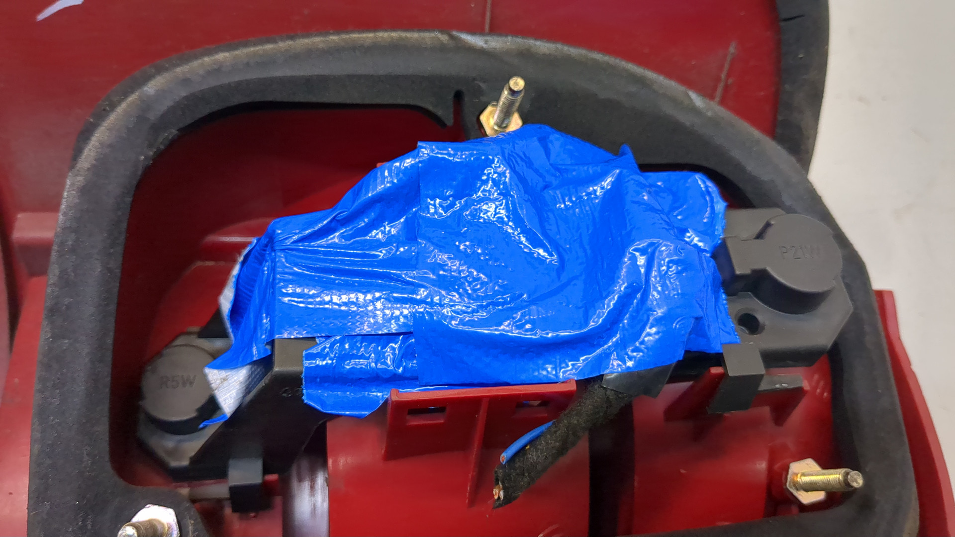 Фонарь задний правый