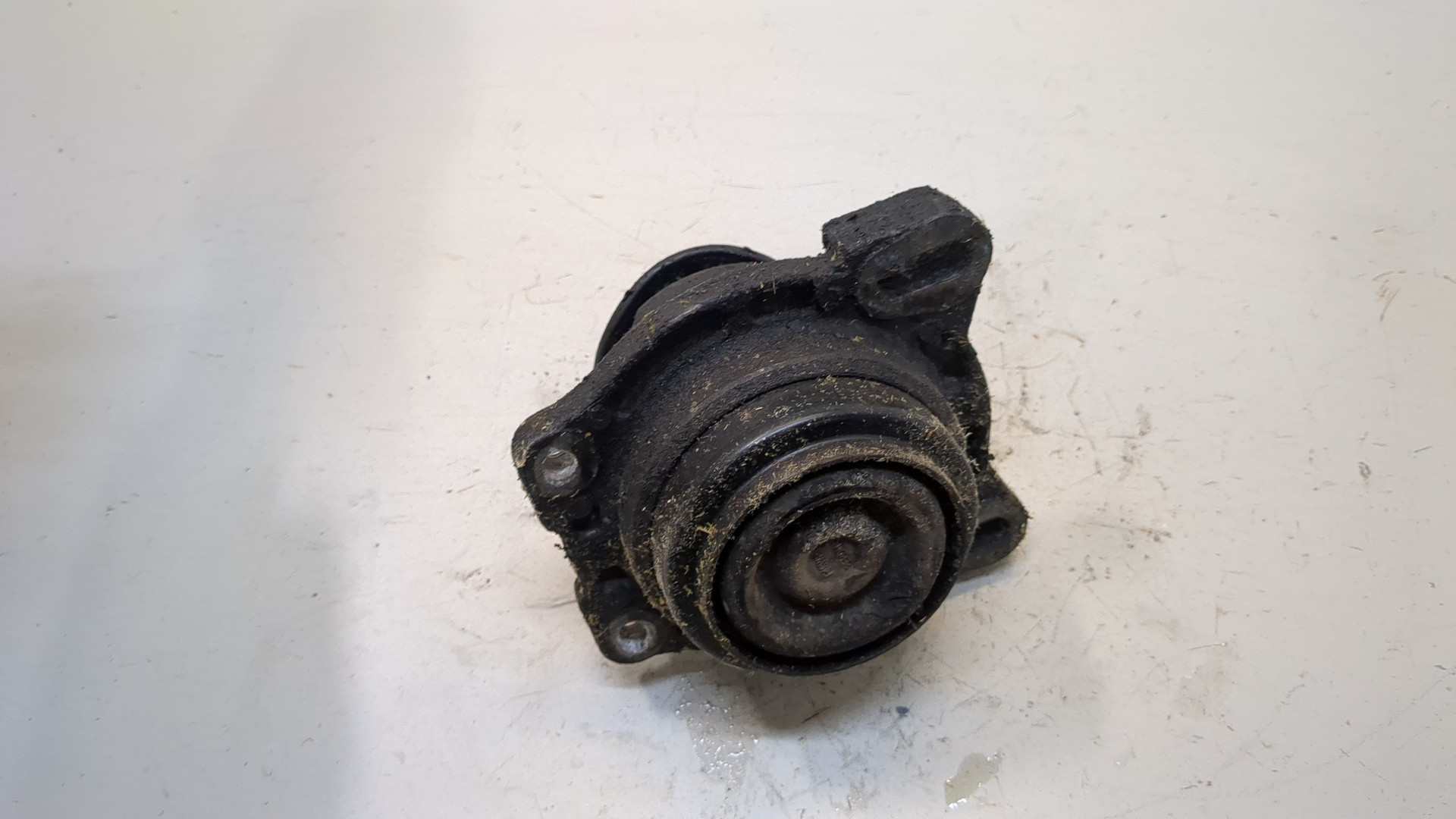 Опора двигателя