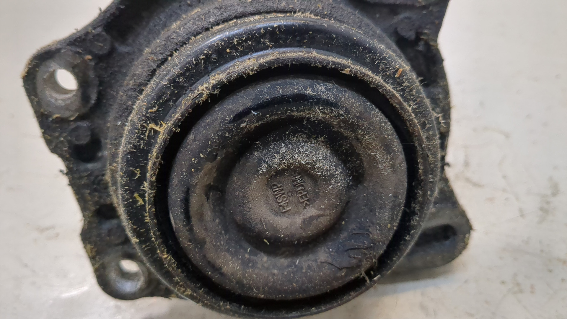 Опора двигателя