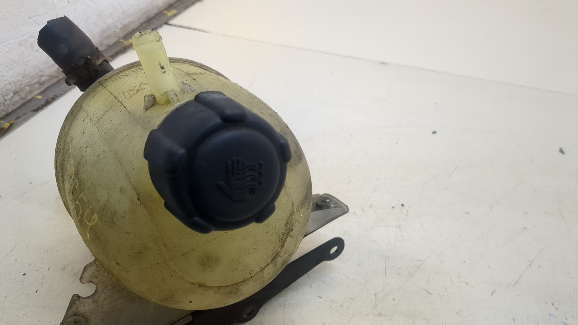 Бачок расширительный