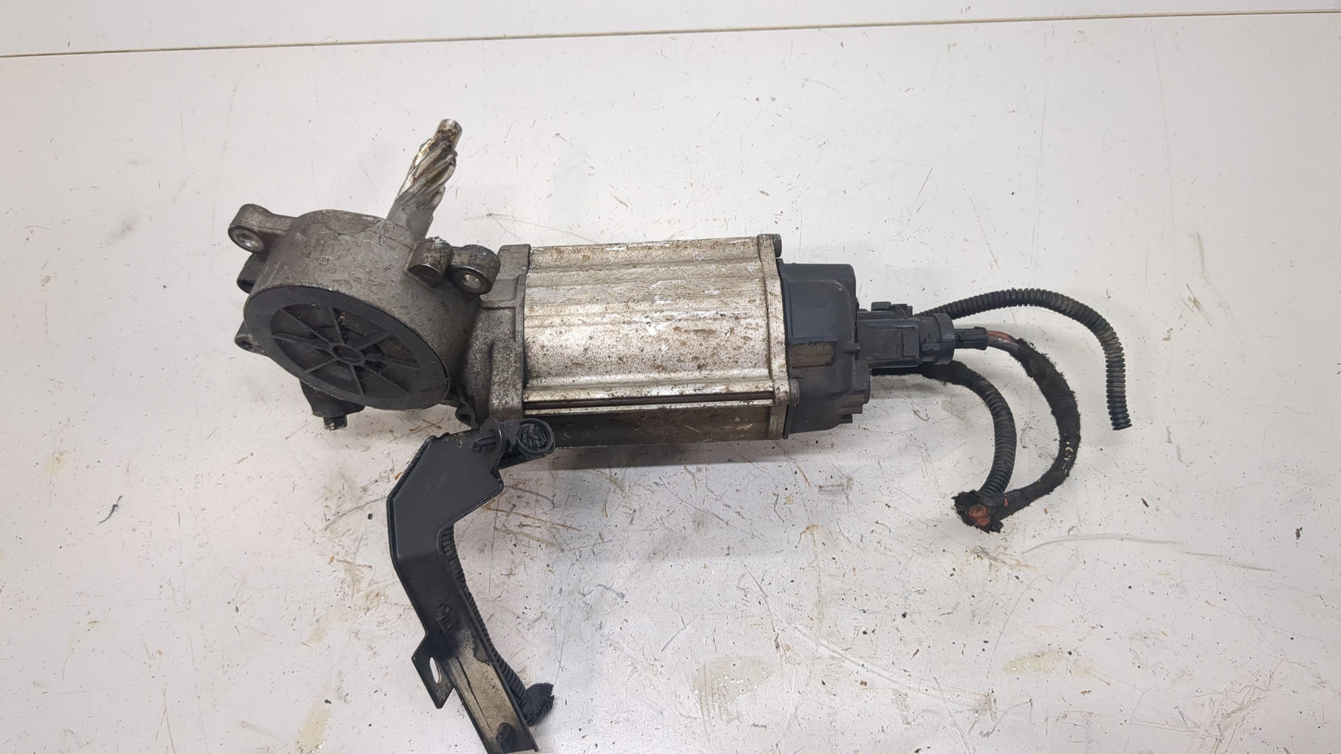 Серводвигатель рулевой рейки