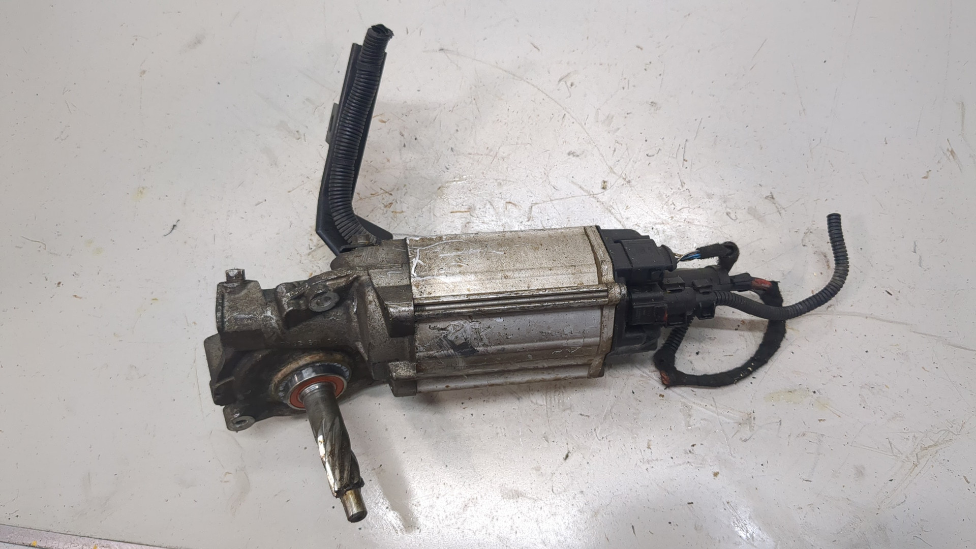 Серводвигатель рулевой рейки