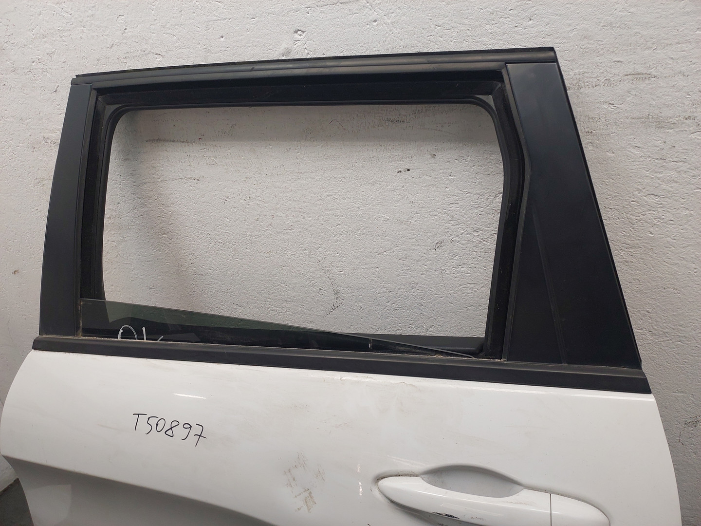 Дверь задняя левая