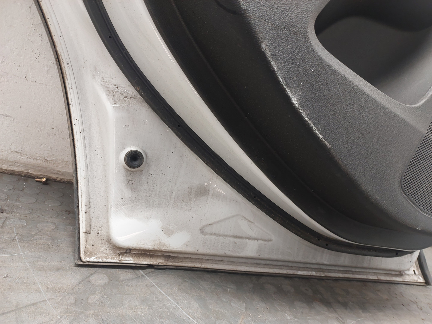 Дверь задняя левая