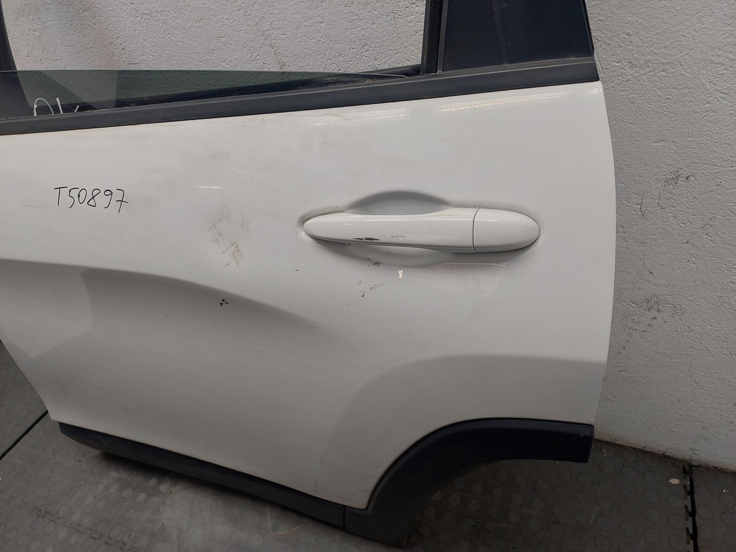 Дверь задняя левая