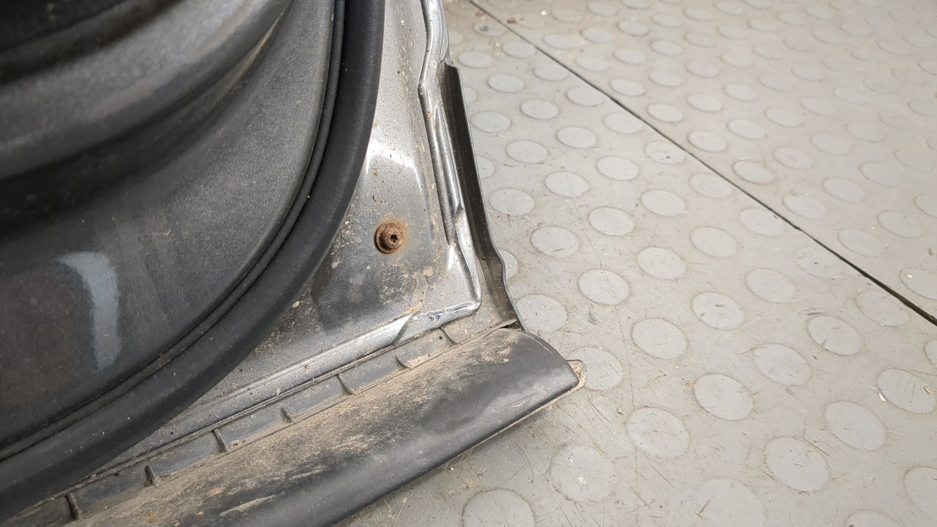 Дверь передняя левая