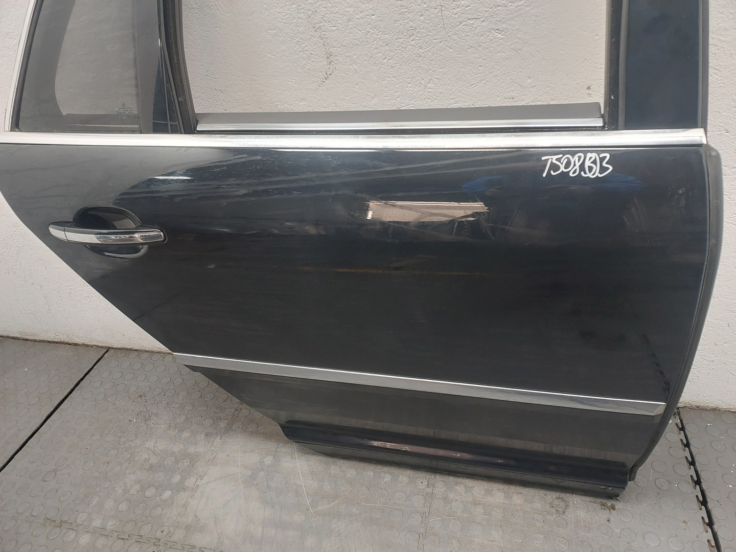 Дверь задняя правая