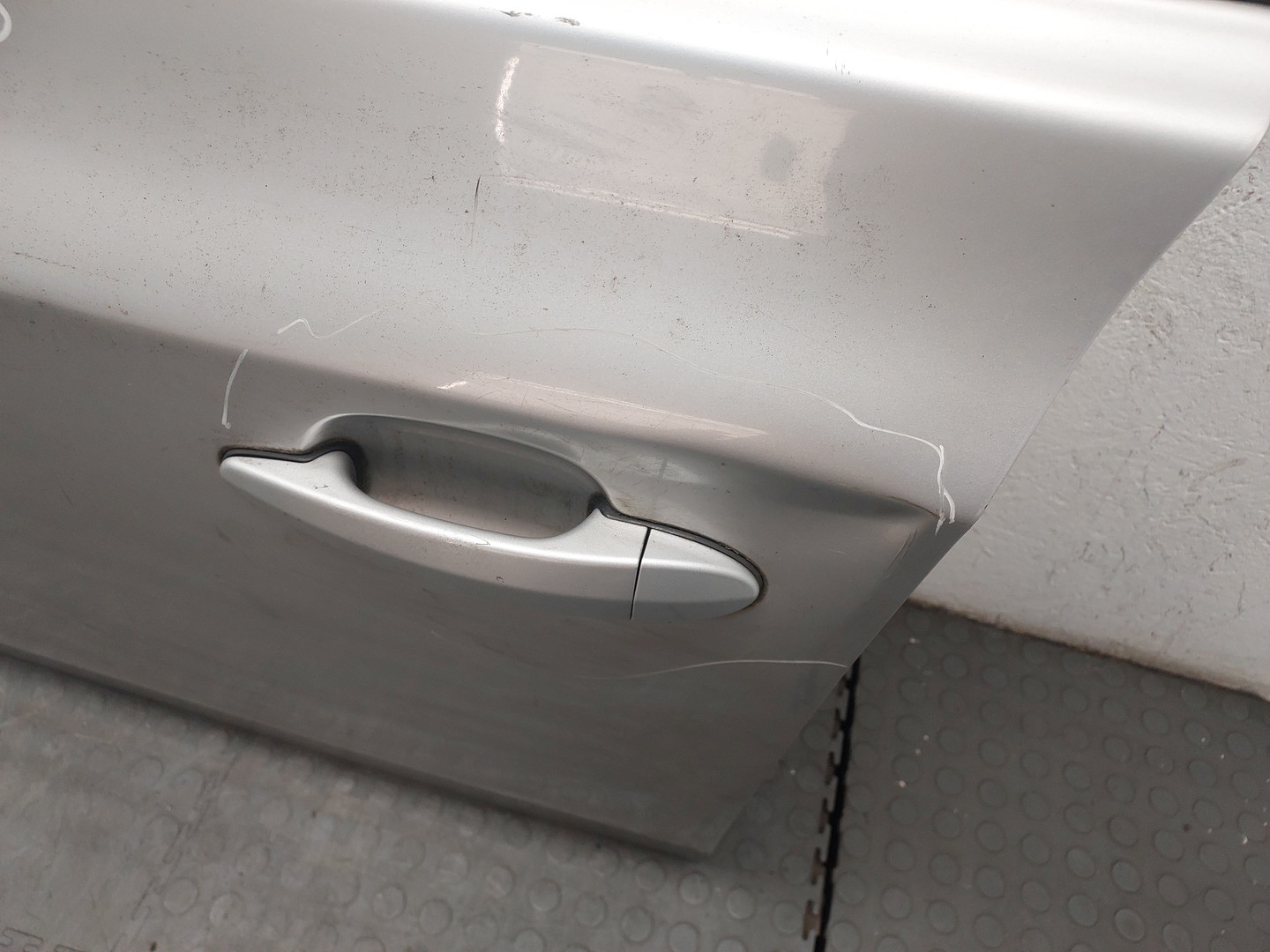 Дверь передняя левая