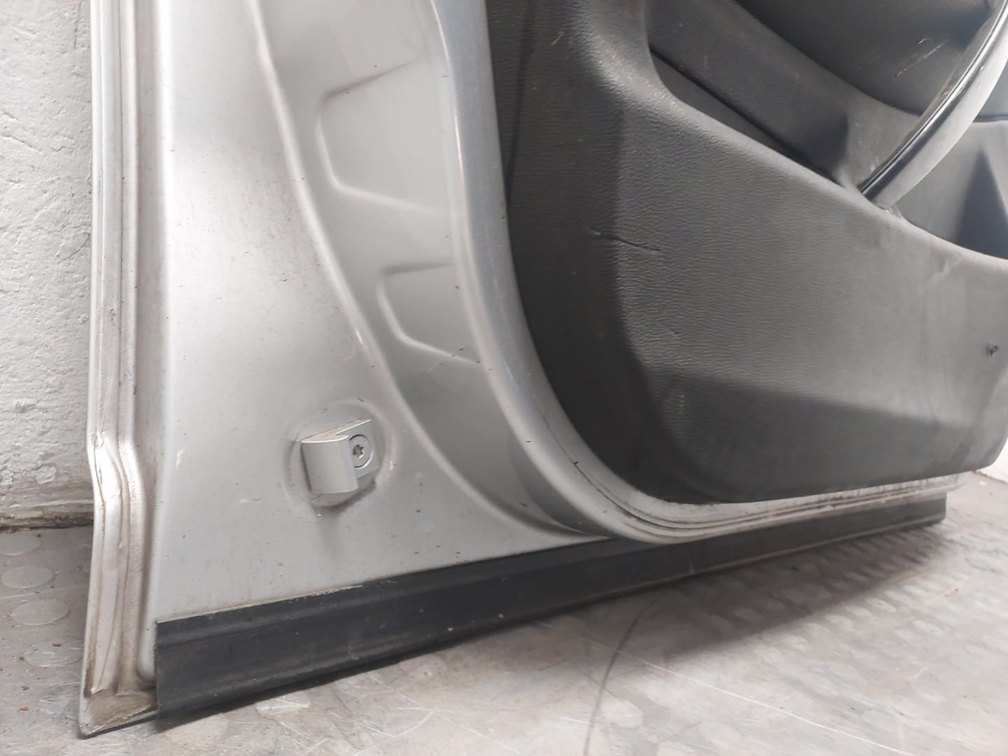 Дверь передняя левая