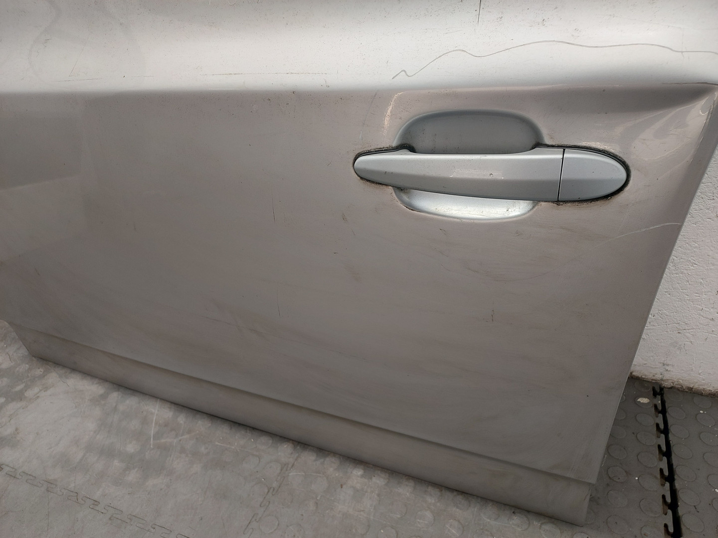 Дверь передняя левая