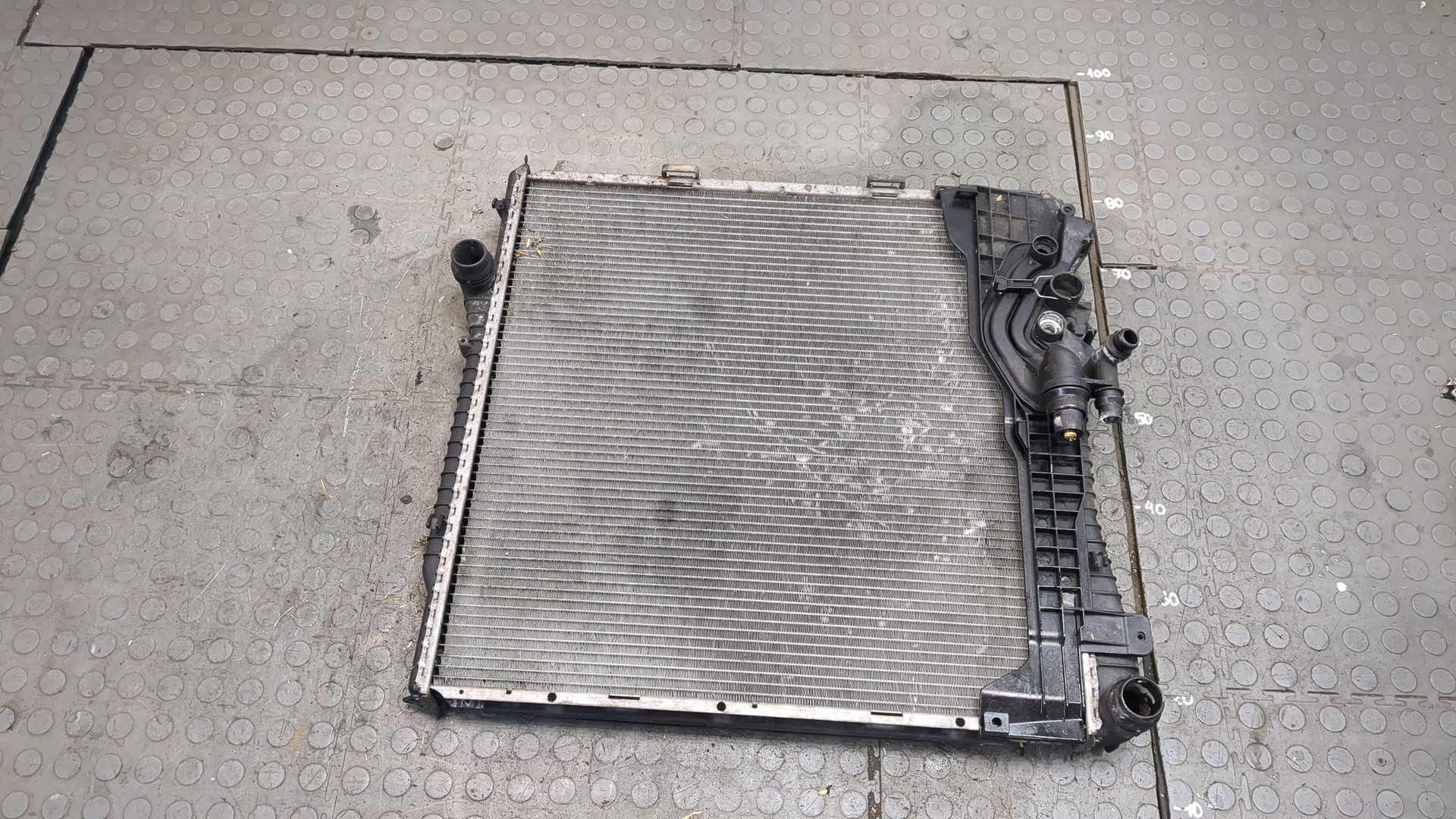 Радиатор охлаждения двигателя основной