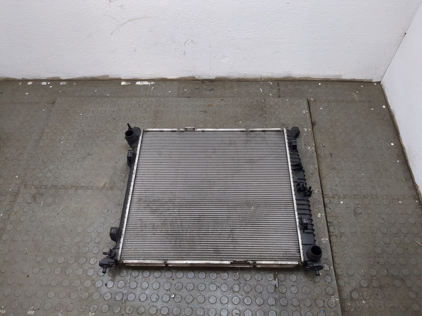 Радиатор охлаждения двигателя основной