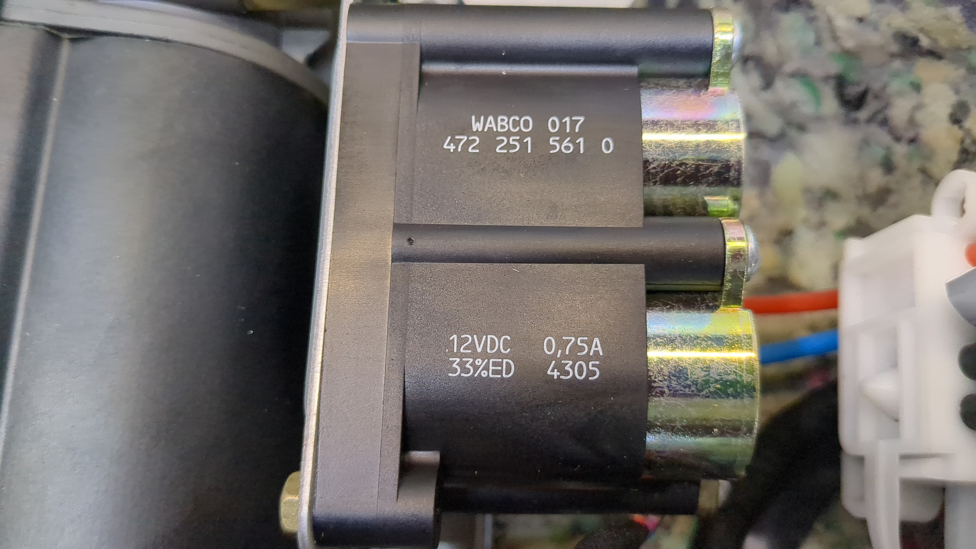 Насос регулировки подвески