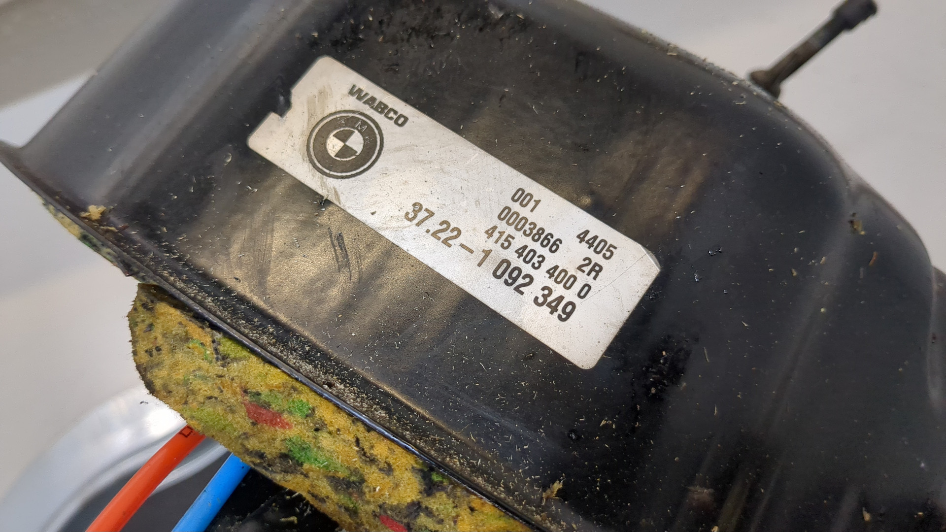 Насос регулировки подвески