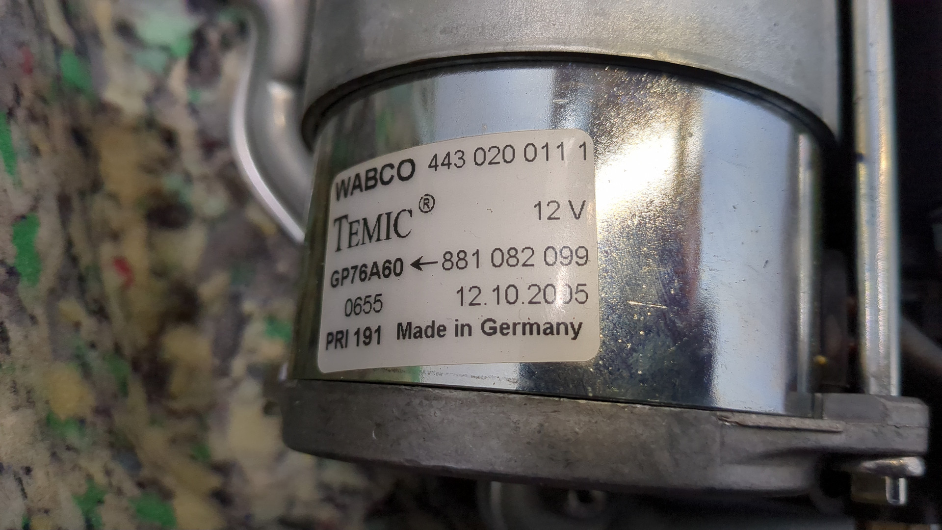 Насос регулировки подвески