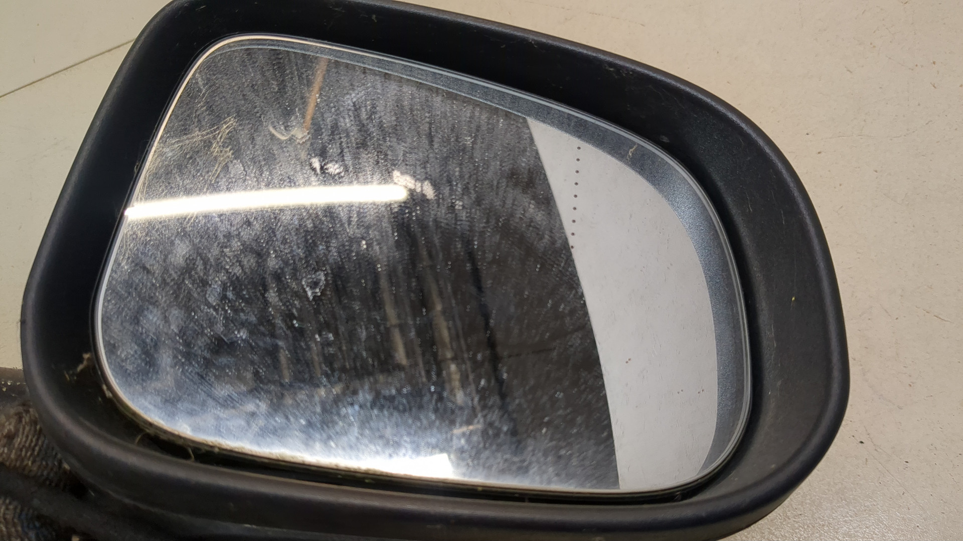 Зеркало правое электрическое