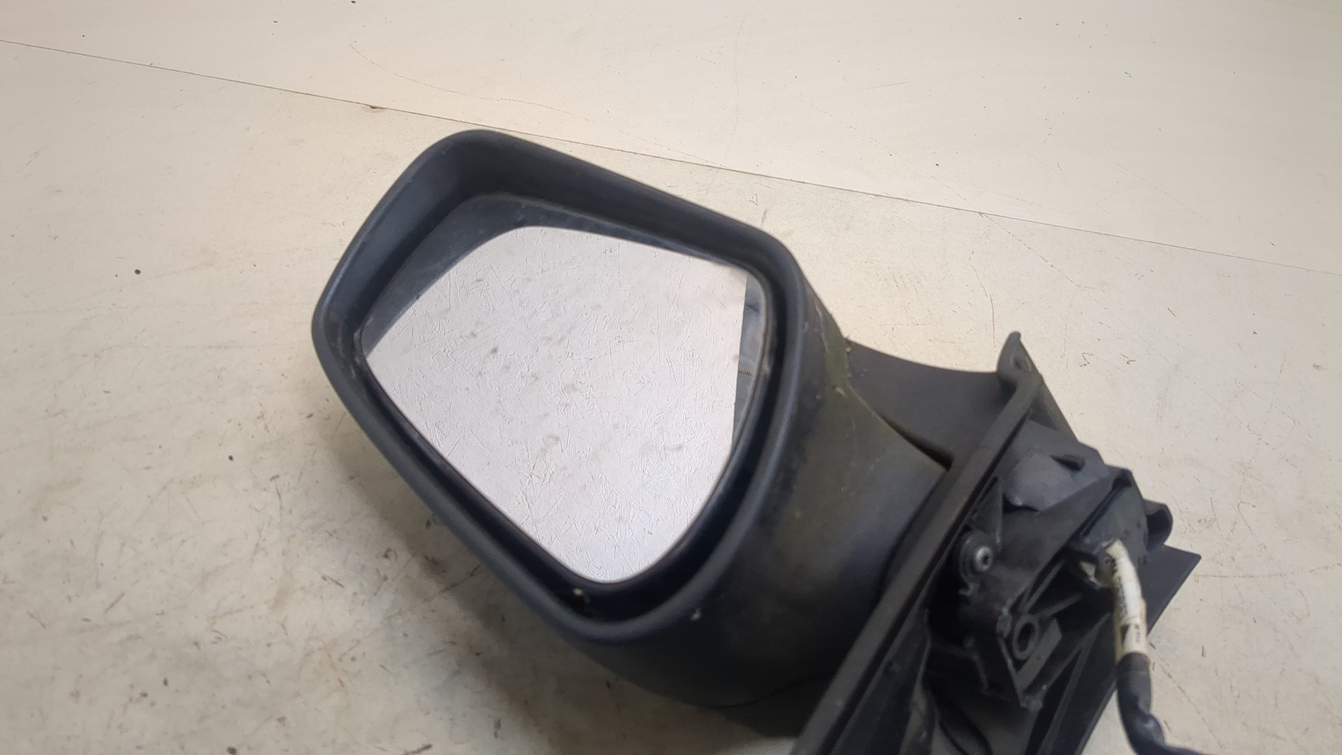 Зеркало правое электрическое