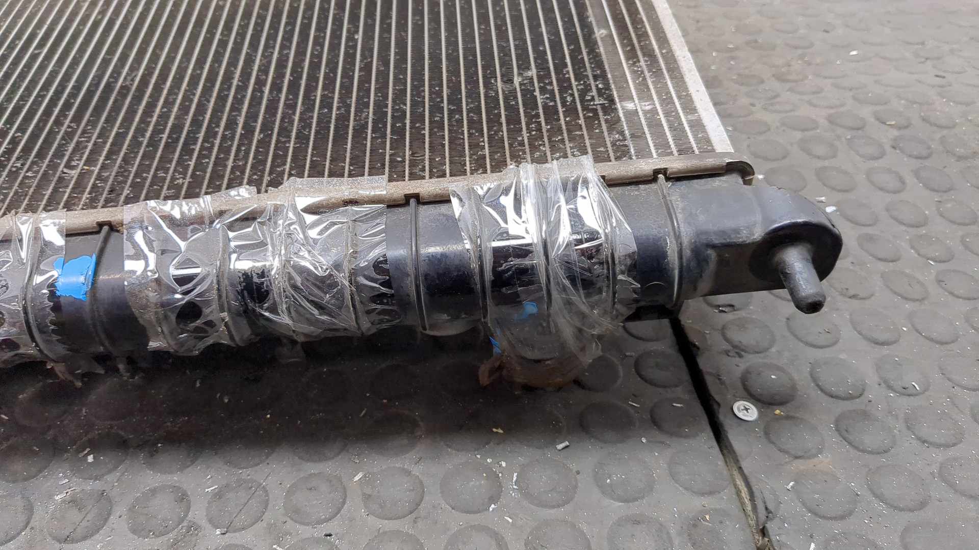 Радиатор охлаждения двигателя основной