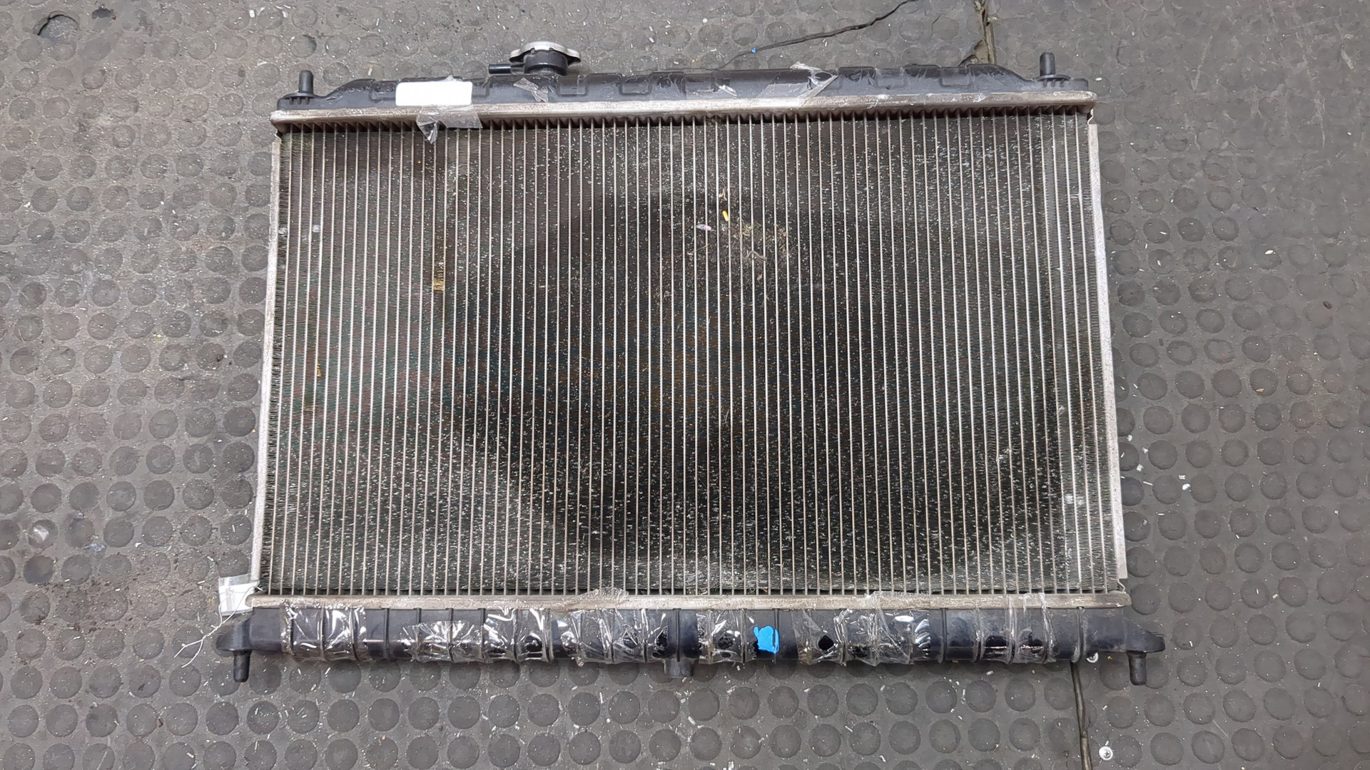 Радиатор охлаждения двигателя основной