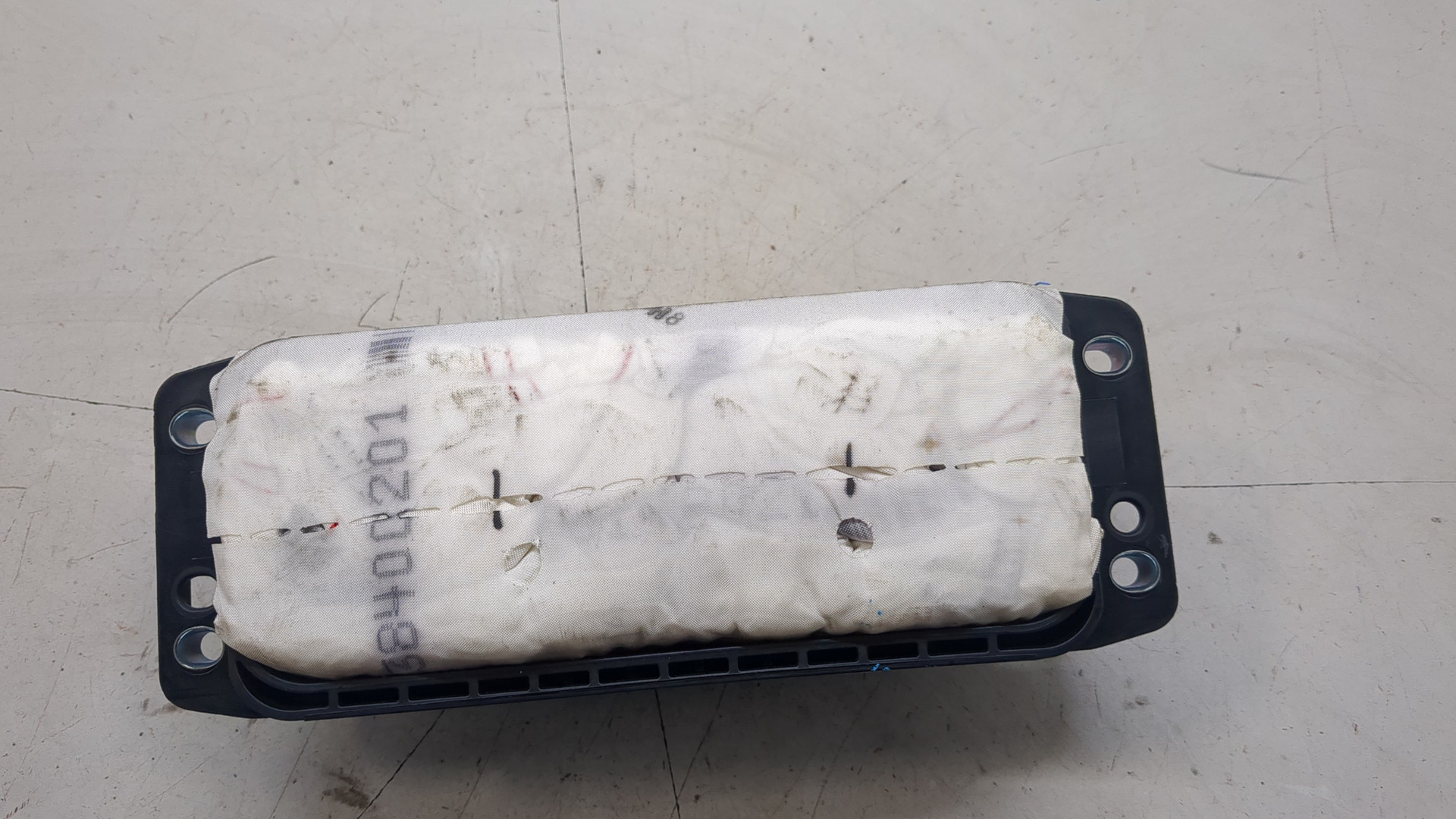 Подушка безопасности пассажирская (в торпедо)