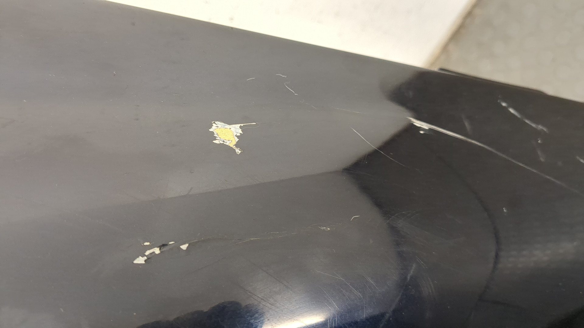 Крыло переднее левое