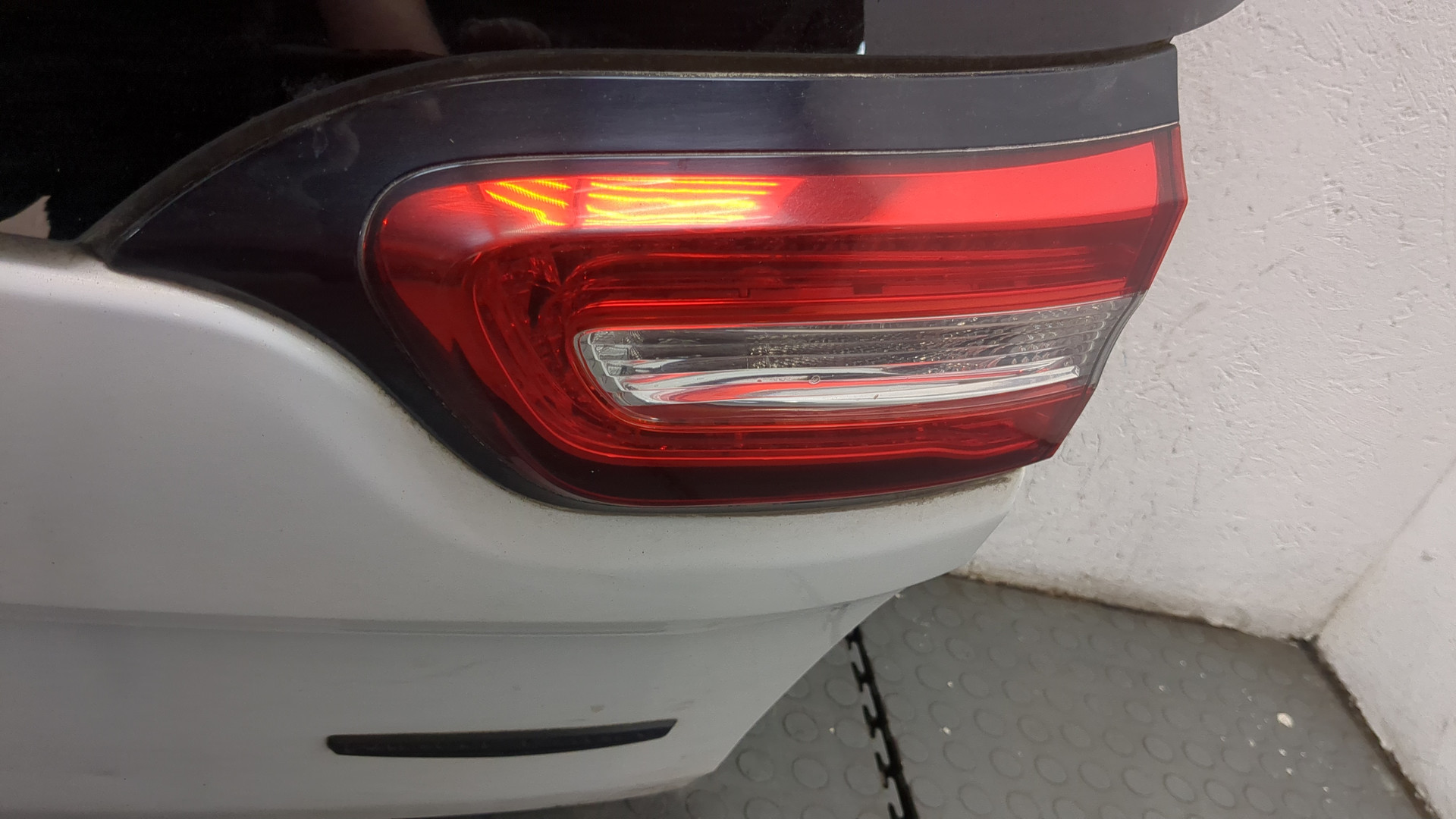 Дверь багажника