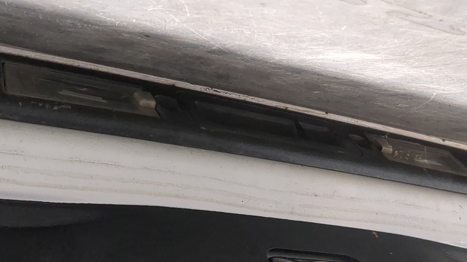 Дверь багажника