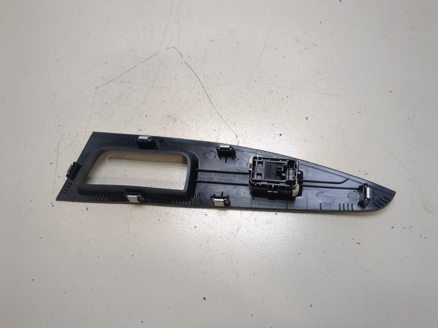 Кнопка стеклоподъемника