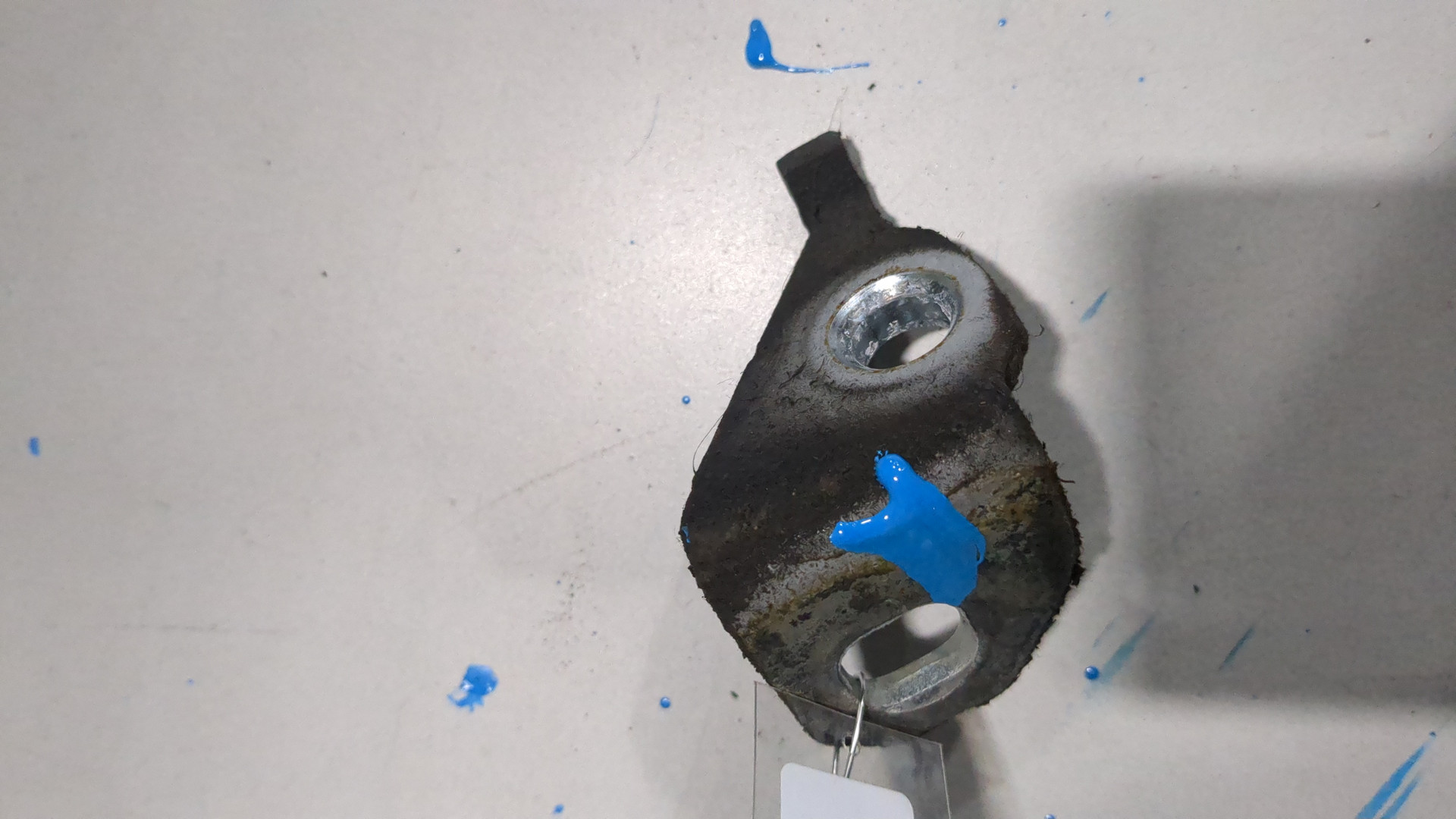 Петля двери