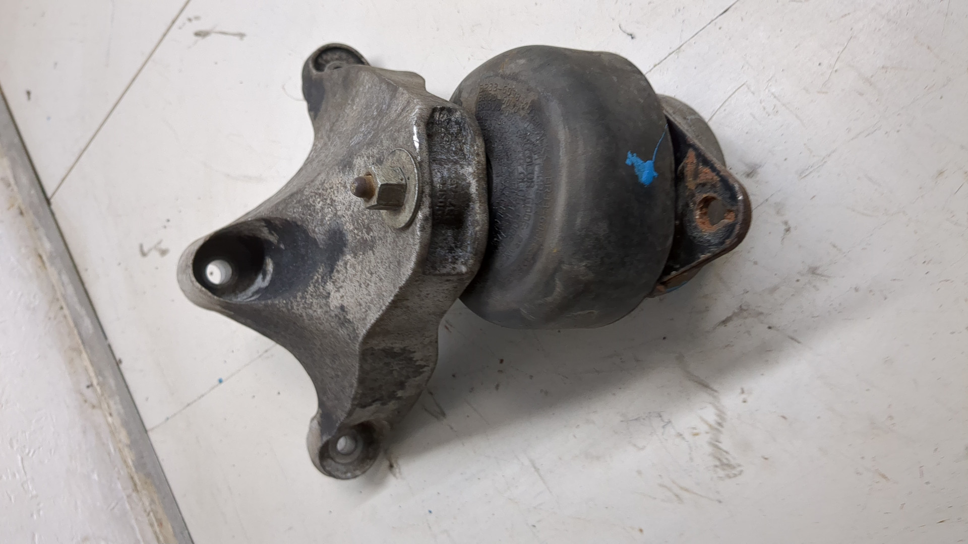 Опора двигателя