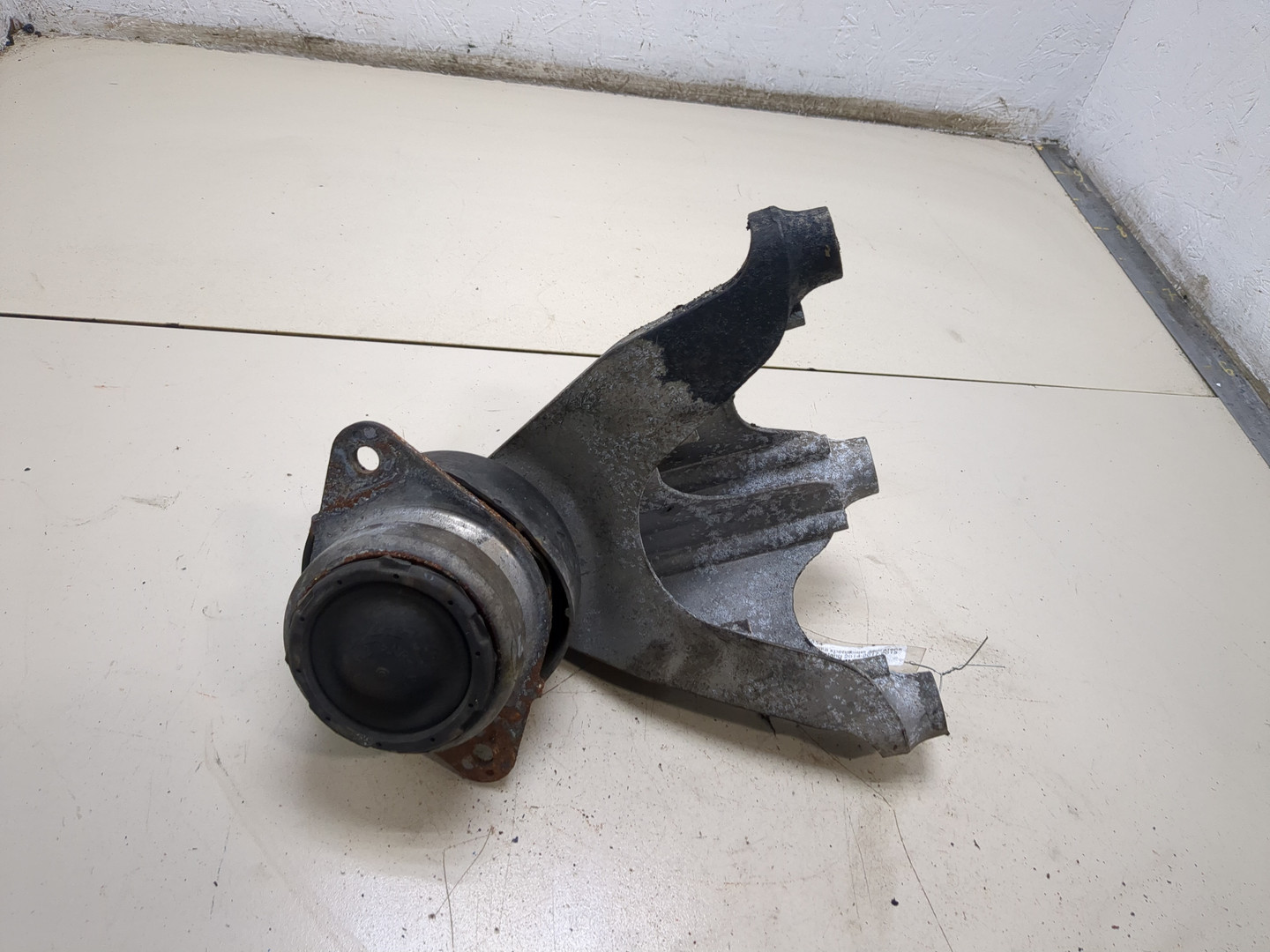 Опора двигателя