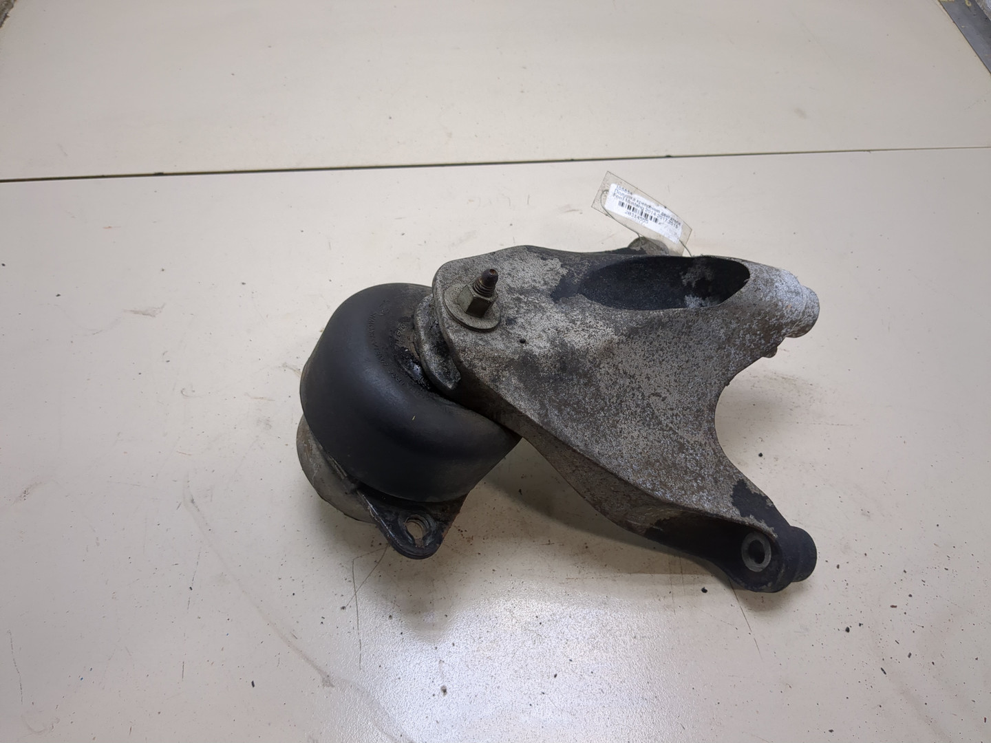 Опора двигателя