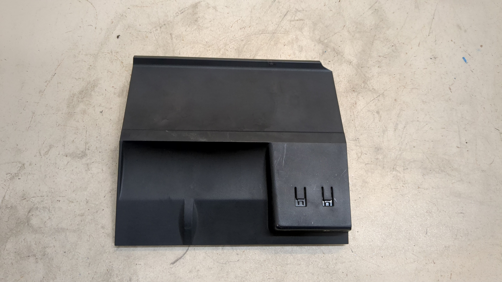 Гнездо AUX / USB IN