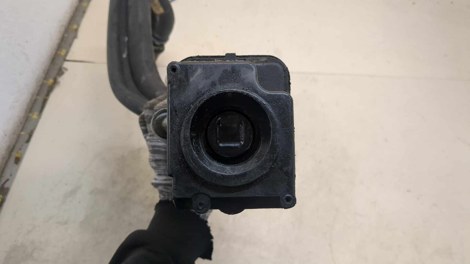 Горловина топливного бака