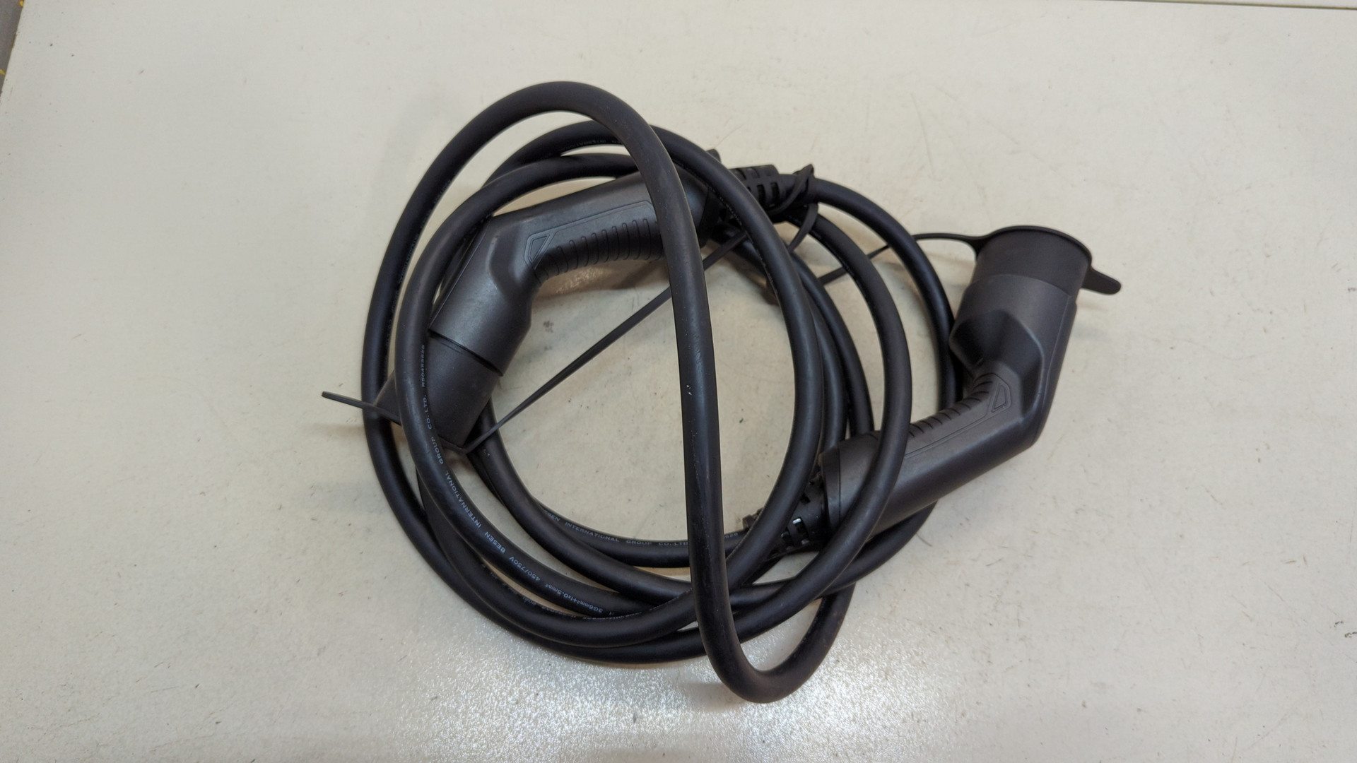 Зарядное устройство (кабель зарядный)