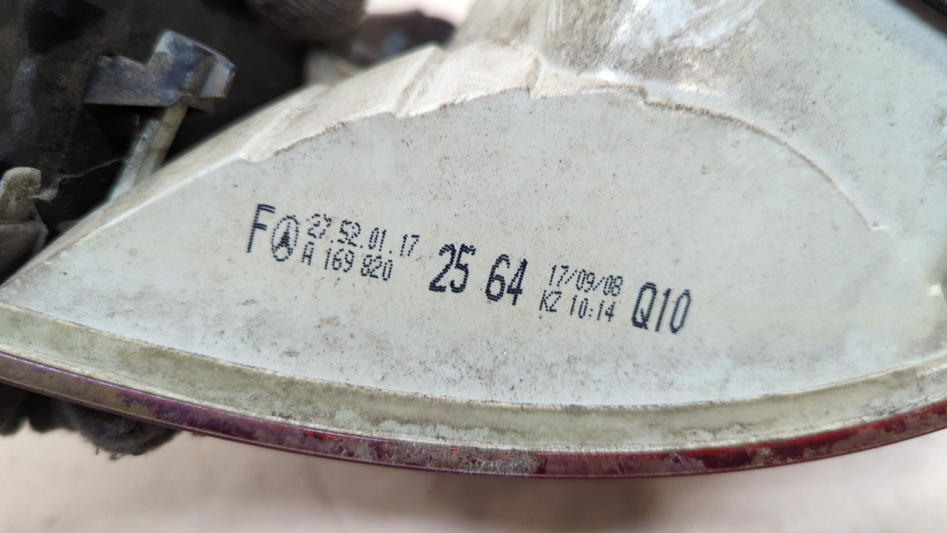 Фонарь задний левый